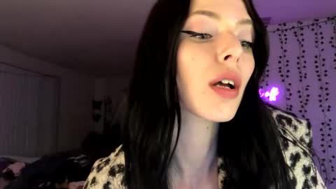 Snapshot of allyoursss1212 chatting on 28, 1, 2025 Ally Girl In Her Ally World online show from 28, 1, 2025