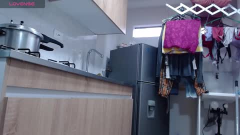 Allysonstonnes online show from 2, 12, 2025