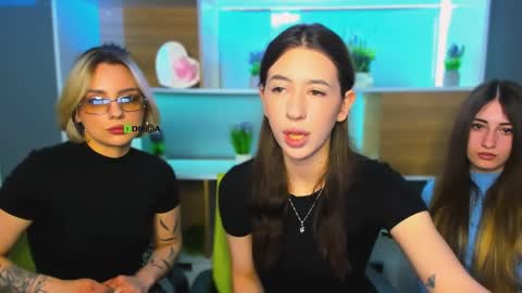 Snapshot of alma_heart chatting on 9, 4, 2026 alma heart online show from 9, 4, 2026