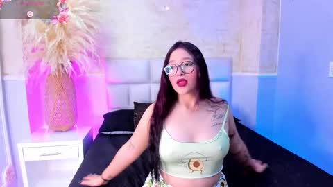 almalopez_ online show from 14, 12, 2025