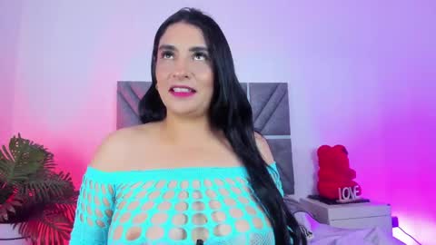 Snapshot of alombramorris chatting on 5, 5, 2026 alombramorris online show from 5, 5, 2026