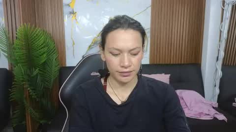 alonddra_tay online show from 8, 6, 2026