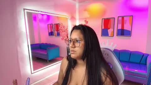 Alondra  online show from 11, 11, 2025