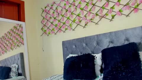 Snapshot of alondragomez_ chatting on 4, 2, 2025 Alondra gomez online show from 4, 2, 2025