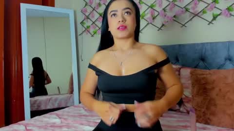 Snapshot of alondragomez_ chatting on 9, 3, 2025 Alondra gomez online show from 9, 3, 2025
