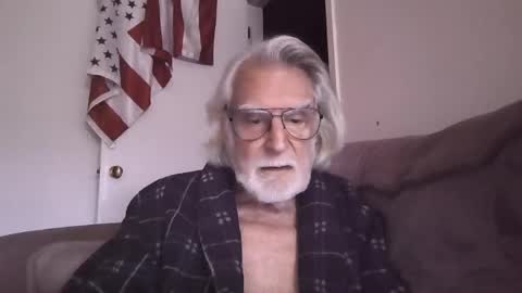 Snapshot of alphauniform chatting on 6, 5, 2026 AlphaUniform online show from 6, 5, 2026