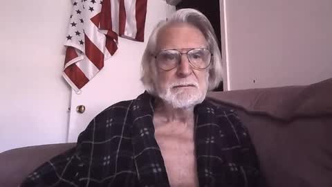 Snapshot of alphauniform chatting on 7, 5, 2026 AlphaUniform online show from 7, 5, 2026