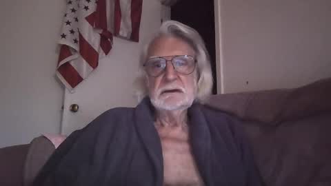 Snapshot of alphauniform chatting on 22, 5, 2026 AlphaUniform online show from 22, 5, 2026