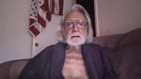 Snapshot of alphauniform chatting on 23, 5, 2026 AlphaUniform online show from 23, 5, 2026
