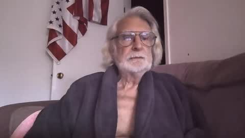 Snapshot of alphauniform chatting on 27, 5, 2026 AlphaUniform online show from 27, 5, 2026