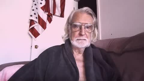 Snapshot of alphauniform chatting on 28, 5, 2026 AlphaUniform online show from 28, 5, 2026