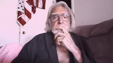 Snapshot of alphauniform chatting on 31, 5, 2026 AlphaUniform online show from 31, 5, 2026