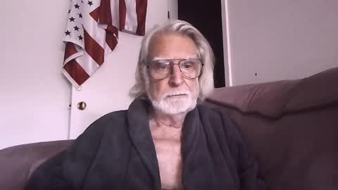 Snapshot of alphauniform chatting on 1, 6, 2026 AlphaUniform online show from 1, 6, 2026