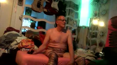 Snapshot of alwaysniceguy2 chatting on 22, 5, 2026 HoneyMelonGuy online show from 22, 5, 2026