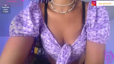 Snapshot of alya_gomez chatting on 20, 12, 2024 online show from 20, 12, 2024
