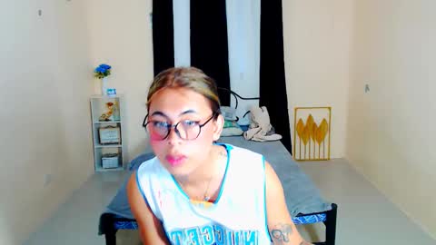 Snapshot of alyannarose chatting on 18, 9, 2025 alyannarose online show from 18, 9, 2025