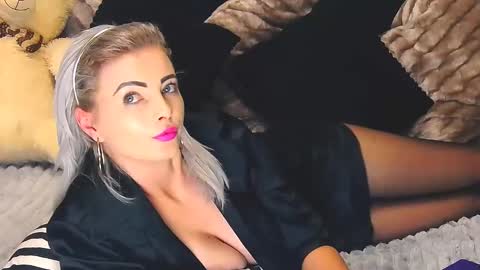 Snapshot of alyblonde chatting on 9, 2, 2025 aly online show from 9, 2, 2025