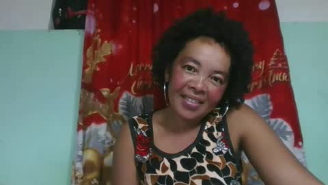 Snapshot of alypierette chatting on 14, 11, 2025 alypierette online show from 14, 11, 2025