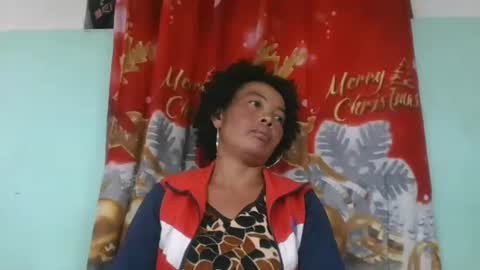 Snapshot of alypierette chatting on 15, 11, 2025 alypierette online show from 15, 11, 2025