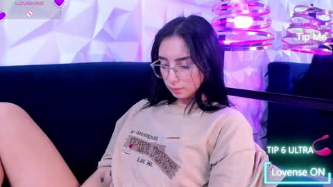 Snapshot of alys_molly chatting on 27, 12, 2024 sopie online show from 27, 12, 2024