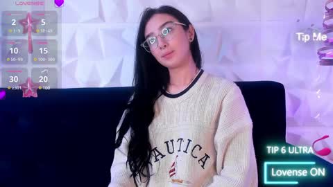 Snapshot of alys_molly chatting on 9, 1, 2025 sopie online show from 9, 1, 2025