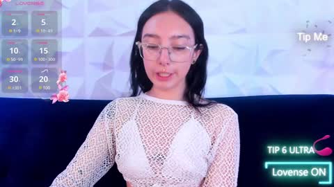 Snapshot of alys_molly chatting on 18, 1, 2025 sopie online show from 18, 1, 2025