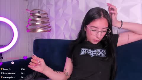 Snapshot of alys_molly chatting on 28, 1, 2025 sopie online show from 28, 1, 2025