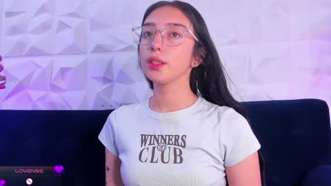 Snapshot of alys_molly chatting on 31, 1, 2025 sopie online show from 31, 1, 2025