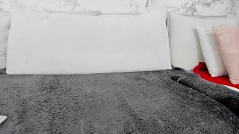 alysamillan online show from 26, 1, 2025