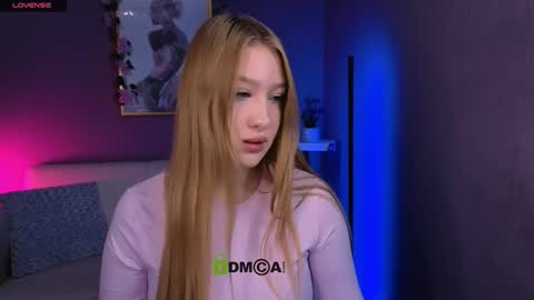 alyssamoan online show from 15, 12, 2025