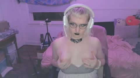 Snapshot of alyxiabewbs chatting on 18, 5, 2026 alyxiabewbs online show from 18, 5, 2026
