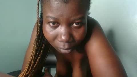 Snapshot of am_creme_delight chatting on 22, 4, 2026 am_creme_delight online show from 22, 4, 2026