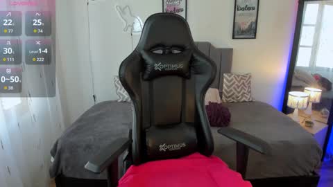 Hi Im AmaiaHelp me reach 100 likes online show from 13, 9, 2025