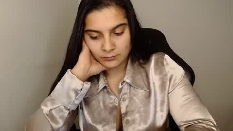 The queen of the biceps  online show from 25, 1, 2025