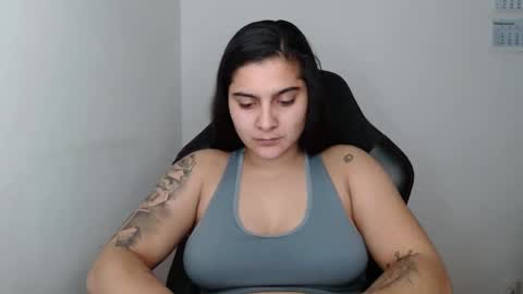 The queen of the biceps  online show from 28, 2, 2025