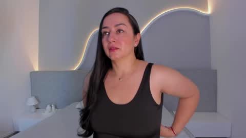 Snapshot of amanda_benz_ chatting on 2, 6, 2026 amanda_benz_ online show from 2, 6, 2026