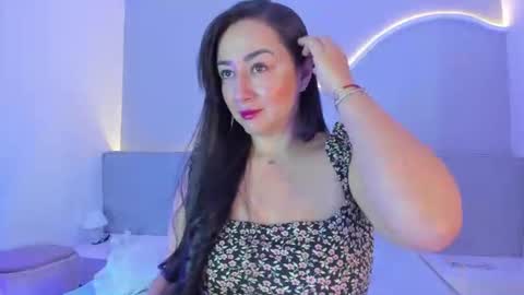 Snapshot of amanda_benz_ chatting on 6, 7, 2026 amanda_benz_ online show from 6, 7, 2026