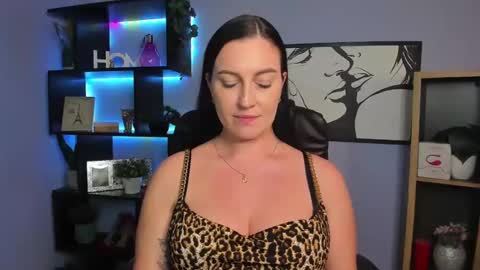 Snapshot of amanda_burn chatting on 5, 2, 2025 Amanda online show from 5, 2, 2025