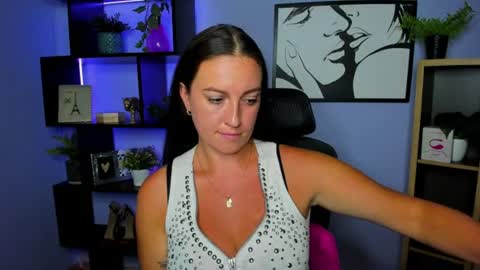 Snapshot of amanda_burn chatting on 8, 7, 2026 Amanda online show from 8, 7, 2026