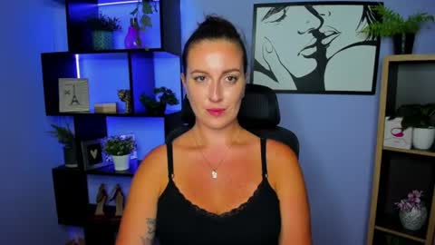 Snapshot of amanda_burn chatting on 9, 7, 2026 Amanda online show from 9, 7, 2026