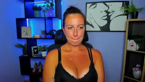 Snapshot of amanda_burn chatting on 30, 7, 2026 Amanda online show from 30, 7, 2026