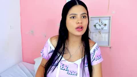 Snapshot of amanda_lorense chatting on 15, 11, 2025 Thalia online show from 15, 11, 2025