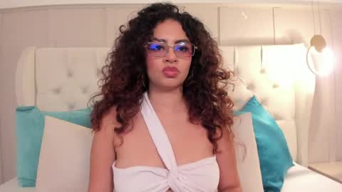 Snapshot of amanda_rios chatting on 7, 5, 2026 Amanda Rios online show from 7, 5, 2026