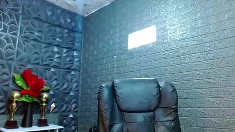 amandaleon online show from 24, 1, 2025