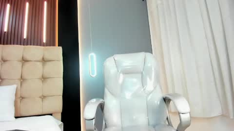 Snapshot of amara_lune chatting on 22, 5, 2026 online show from 22, 5, 2026