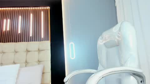 Snapshot of amara_lune chatting on 26, 5, 2026 online show from 26, 5, 2026