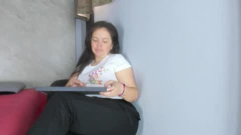 Snapshot of amara_luxe chatting on 29, 11, 2025 amara_luxe online show from 29, 11, 2025