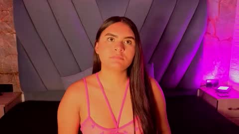 Snapshot of amarahanks_ chatting on 6, 11, 2025 amarahanks_ online show from 6, 11, 2025