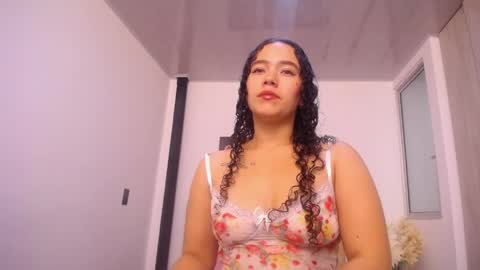 Snapshot of amaranta_f00x chatting on 2, 5, 2026 Amaranta online show from 2, 5, 2026