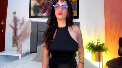Amara Yasbel online show from 25, 10, 2025